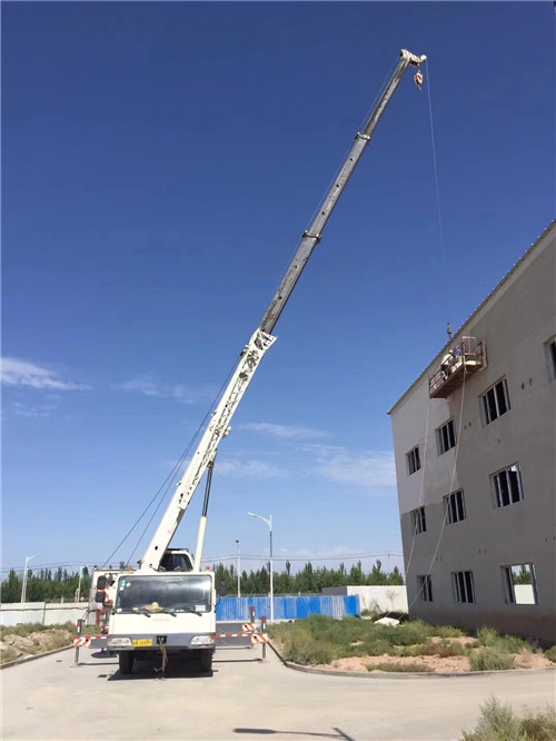 天水市“轻装强干”—— 吊车的 “轻量化臂架” 技术